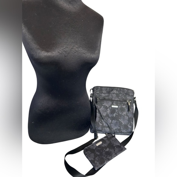 Baggallini Crossbody Bag And Wallet Pouch Set Black And Gray Floral Travel Purse - Picture 5 of 14